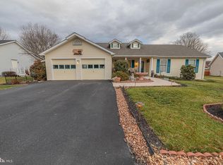 153 Stanford Ln, Falling Waters, WV 25419