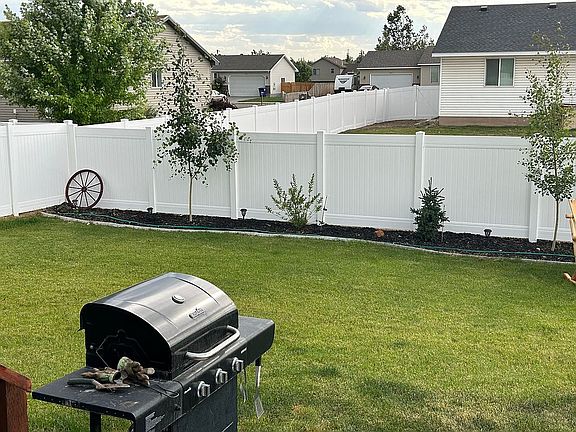 5th image of 2383 N Roy Dr