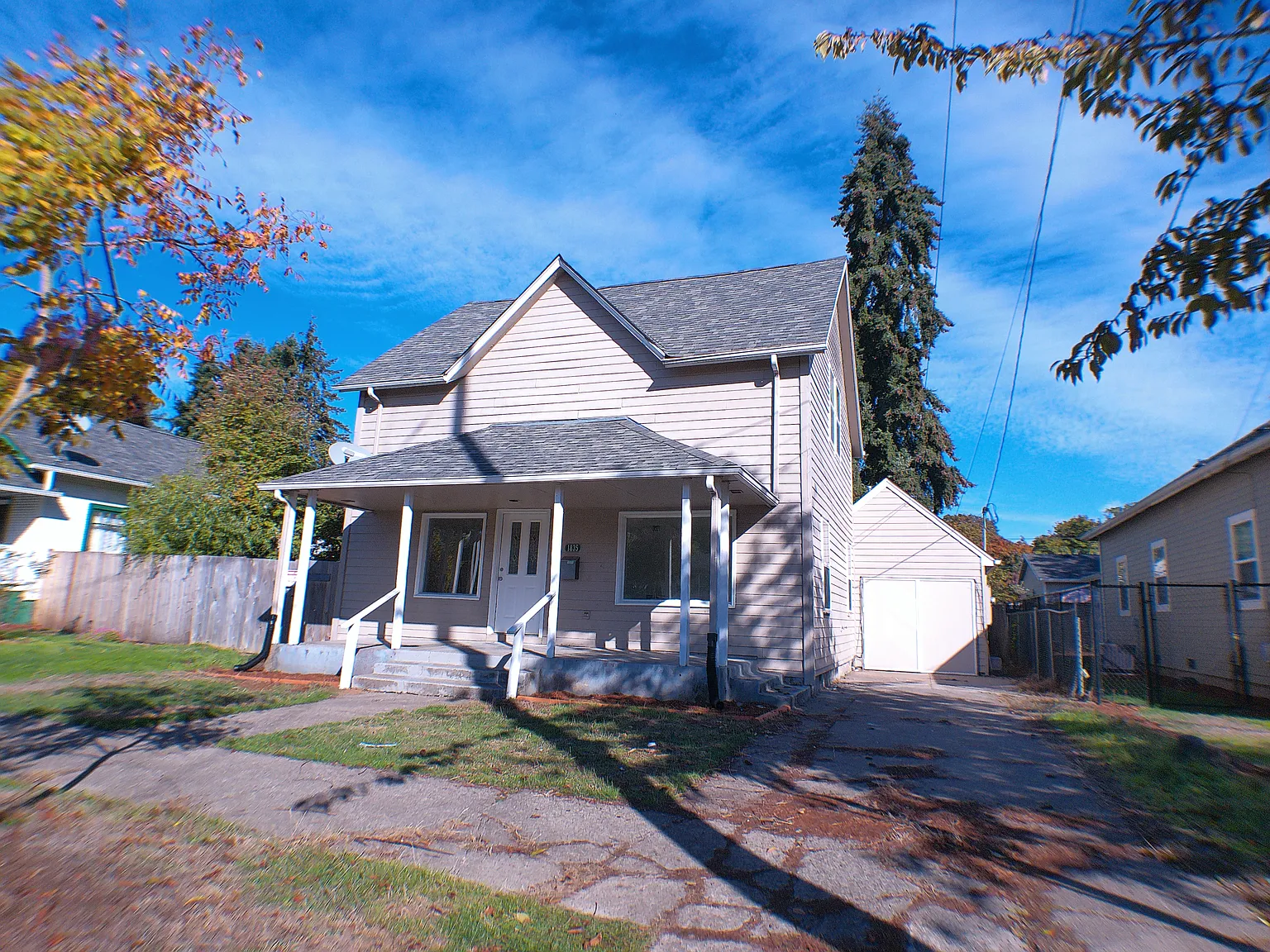 4 bed, 1922 sqft, $2,495 — Photo 2