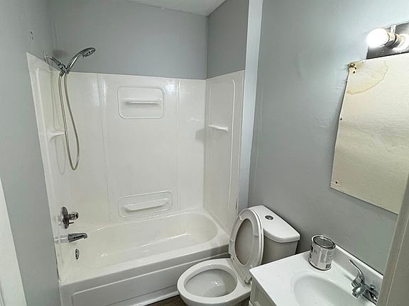 4th image of 1328 Juniper Dr #4