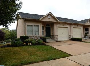 635 Manor Dr, Horsham, PA 19044