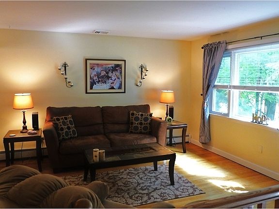 5th image of 30 Longview Ln S