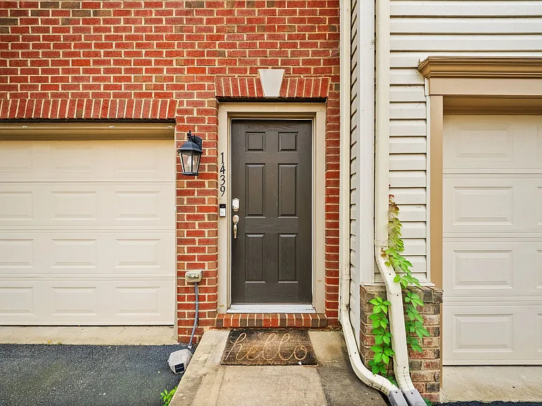 1439 Occoquan Heights Ct — Photo 8
