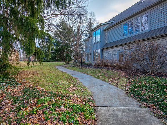3rd image of 9470 Timberbank Cir