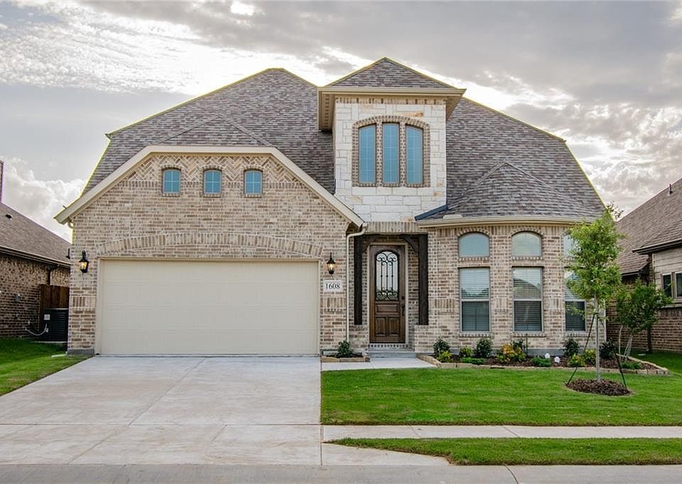 1st image of 1608 De Berry Ln