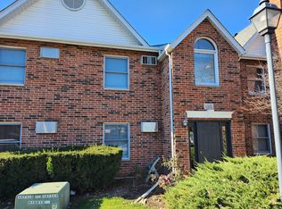 1315 Cunat Ct APT 1B, Lake In The Hills, IL 60156