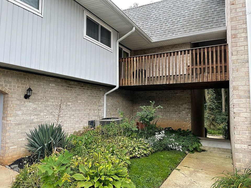 2nd image of 1518 Manley Rd APT A24
