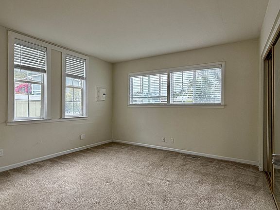 4th image of 142 Buchanan Dr #142