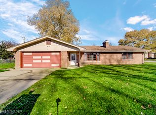 1033 W Illinois Ave, Aurora, IL 60506
