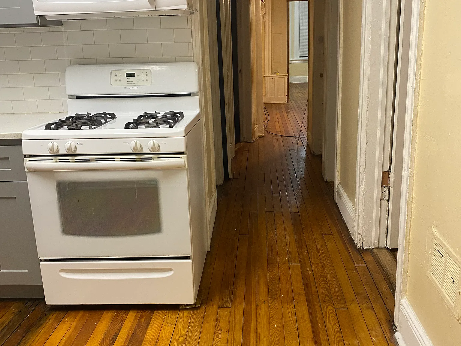 3 bed, 1100 sqft, $820 — Photo 4