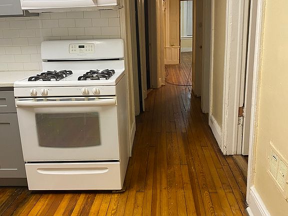 4th image of 40.5 Gardner Ave