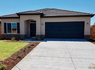 9310 Citrus Creek Dr, Bakersfield, CA 93311