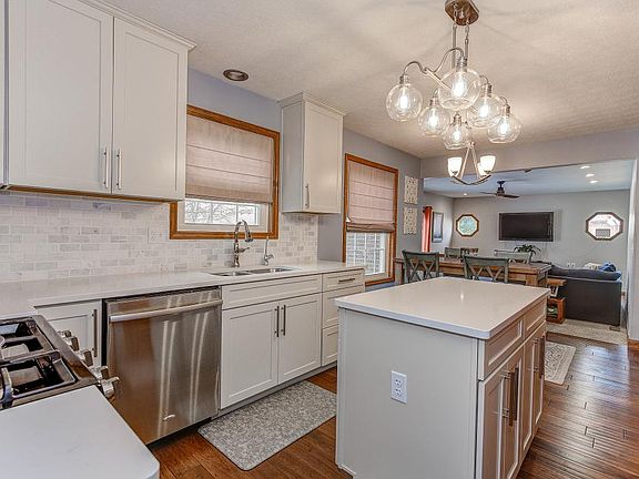 5th image of 24163 Schlemmer Ct