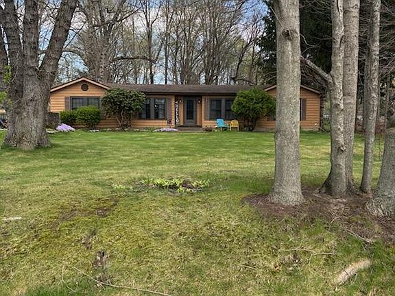 2nd image of 1985 N Pioneer Rd