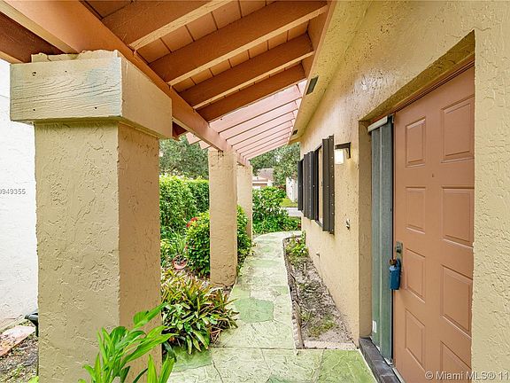 3rd image of 4409 Cordia Cir
