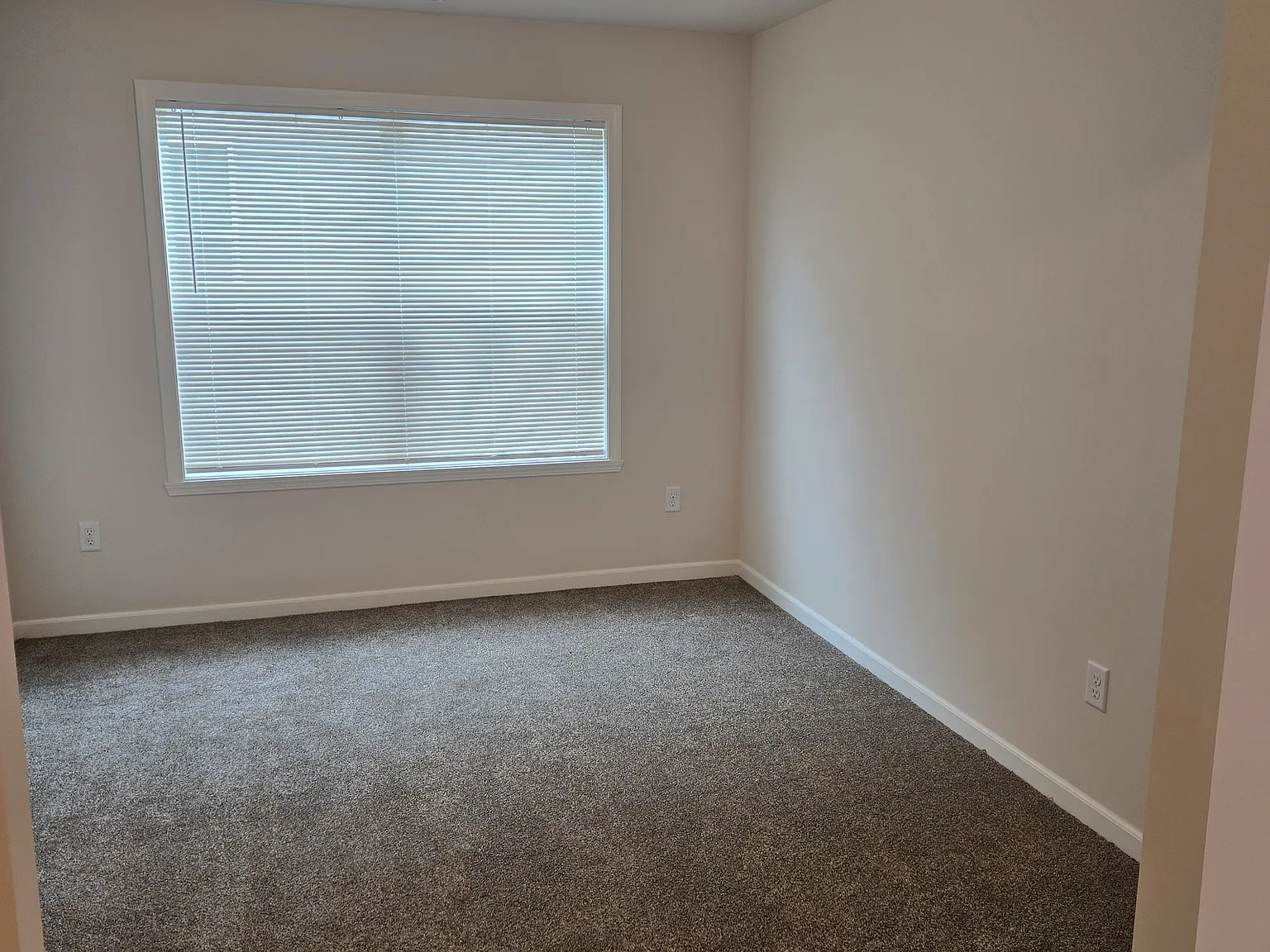 2 bed, 1658 sqft, $2,195 — Photo 2
