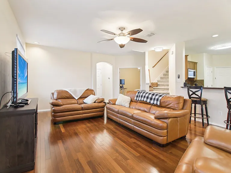 208 Wenrick Dr — Photo 26