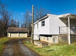102 Peacock Rd, Mohrsville, PA 19541