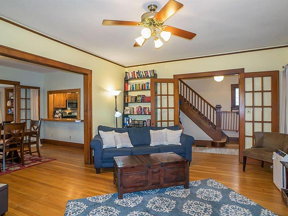 5th image of 810 Granger Ave