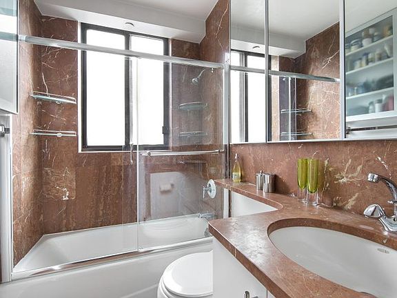 5th image of 343 E 74th St APT 6G
