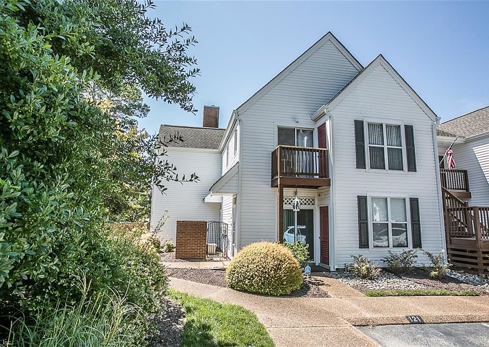 1st image of 121 Persimmon Dr