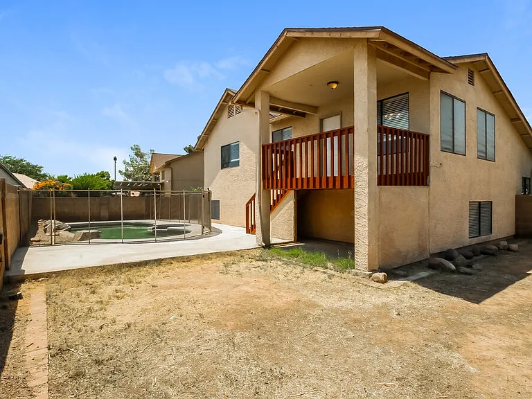 555 W Spur Ave — Photo 18