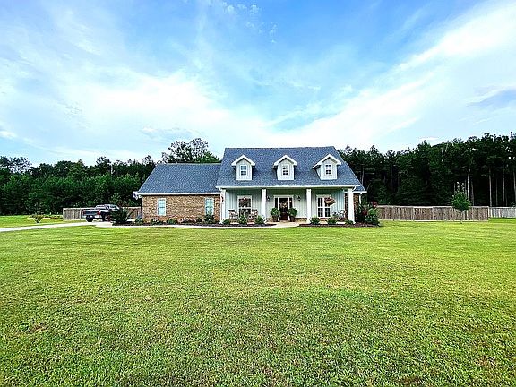 2nd image of 68 Five Oaks Ln