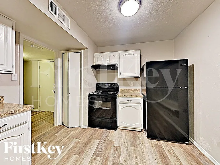 2805 Galemeadow Dr — Photo 3