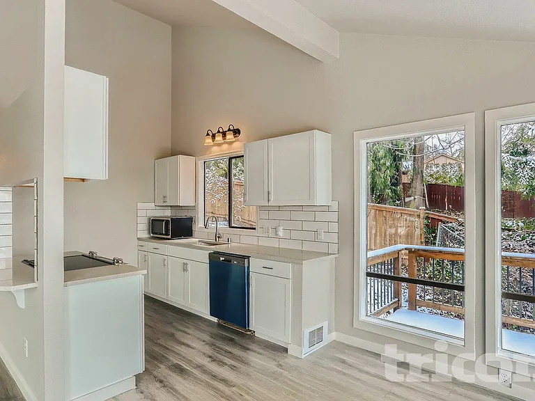 10727 Lake View Dr — Photo 12
