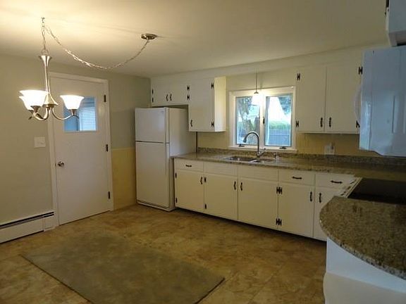 5th image of 58 Maribeth Dr