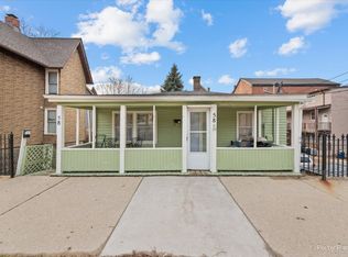 58 S Geneva St, Elgin, IL 60120