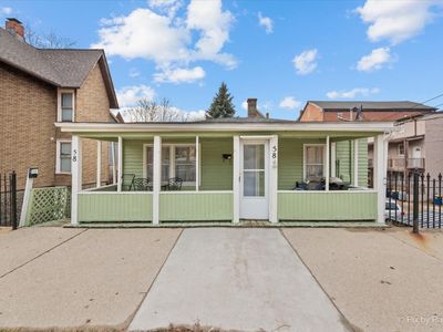 58 S Geneva St, Elgin, IL, 60120
