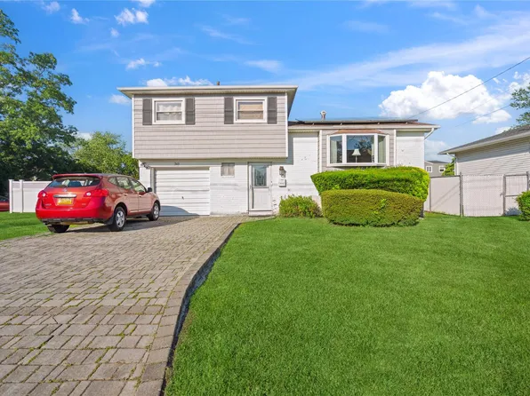 343 W 16th Street, Deer Park, NY 11729