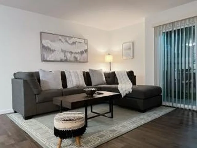2120 Roosevelt Ave — Photo 12