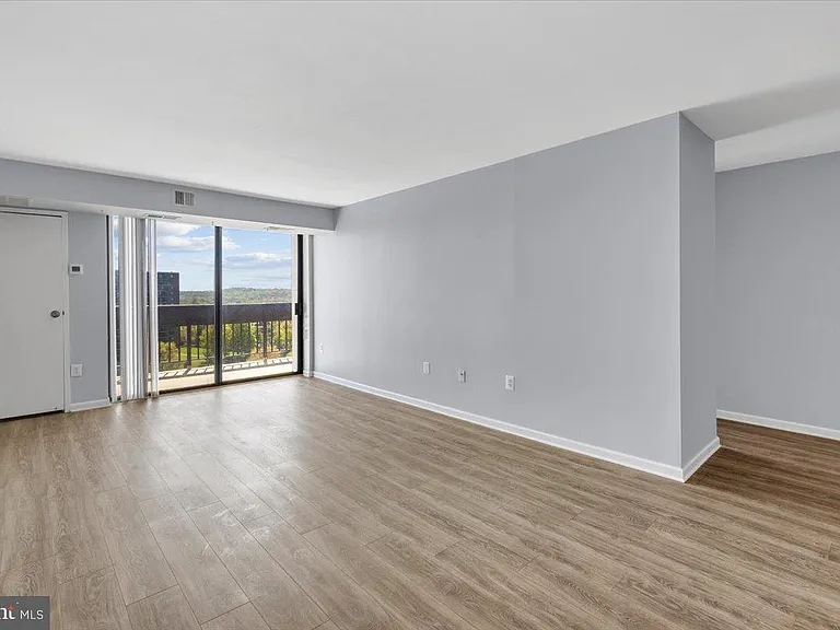 5300 Holmes Run Pkwy #1210 — Photo 12