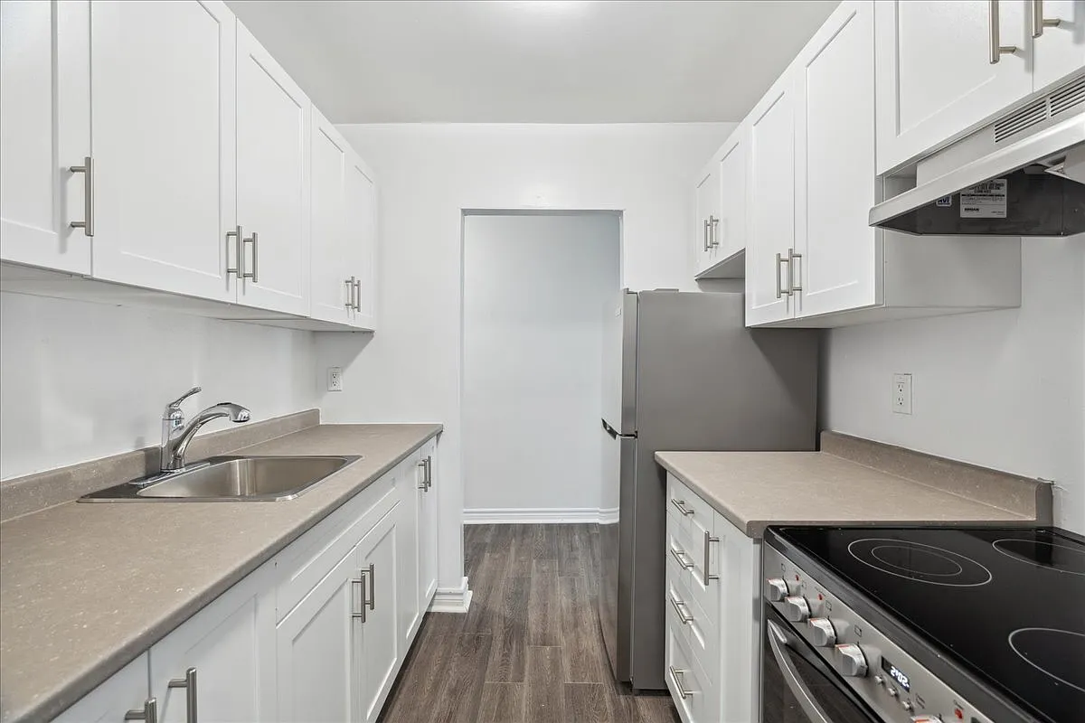 435 Grey Street — Photo 4