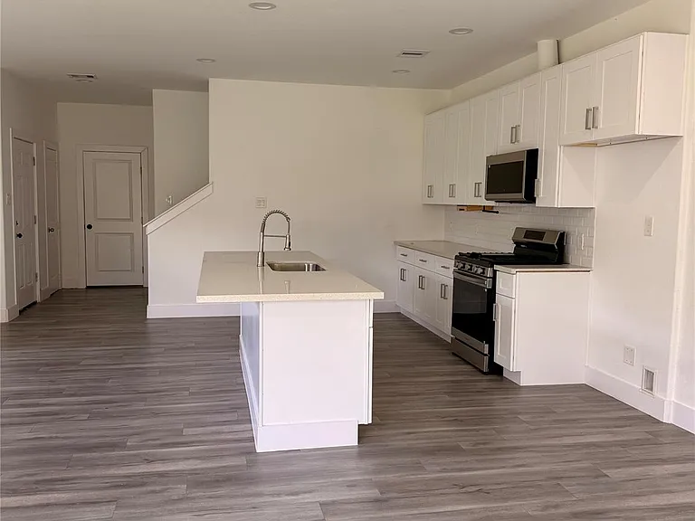 4436 Aledo St — Photo 2