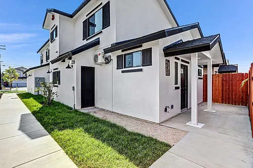 4437 Phelan Ave #B Photo 1