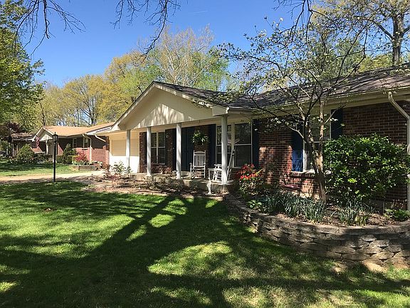 3rd image of 311 Cherry Hill Dr