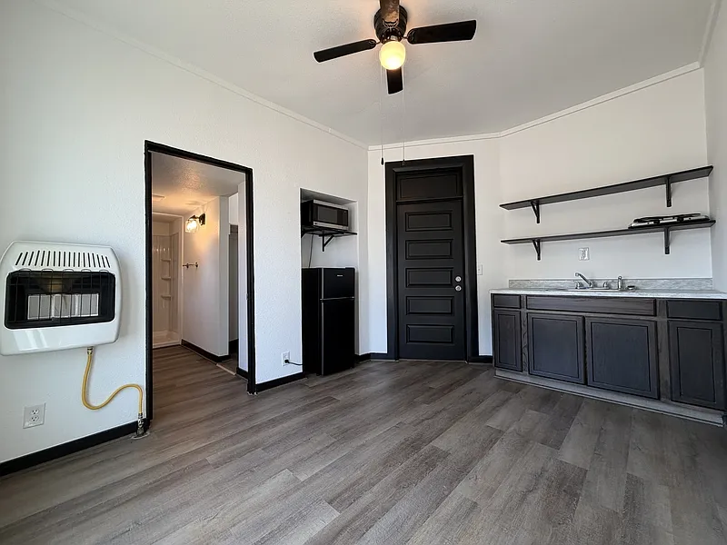 Studio, 1.0 bath, 300 sqft, $600 — Photo 1