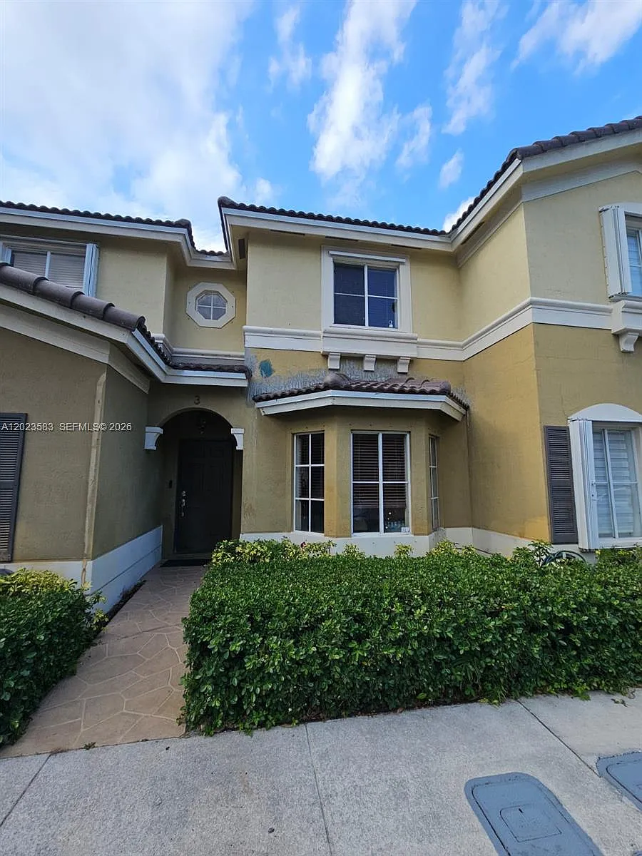Building Photo - 8960 W Flagler St #3