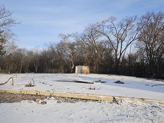 4th image of 56 Country Ln