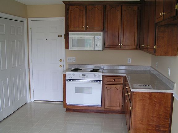 Kitchen (South Side)