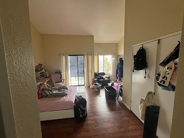 4058 Mahaila Ave #C — Photo 4