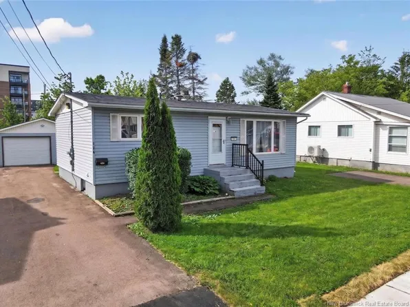 124 Redmond St, Moncton, NB E1A 3J7
