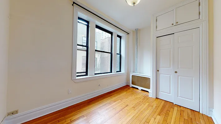 Rented by Bond New York | media 29