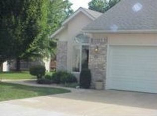 2711 Kings Pointe NW, Quincy, IL 62305
