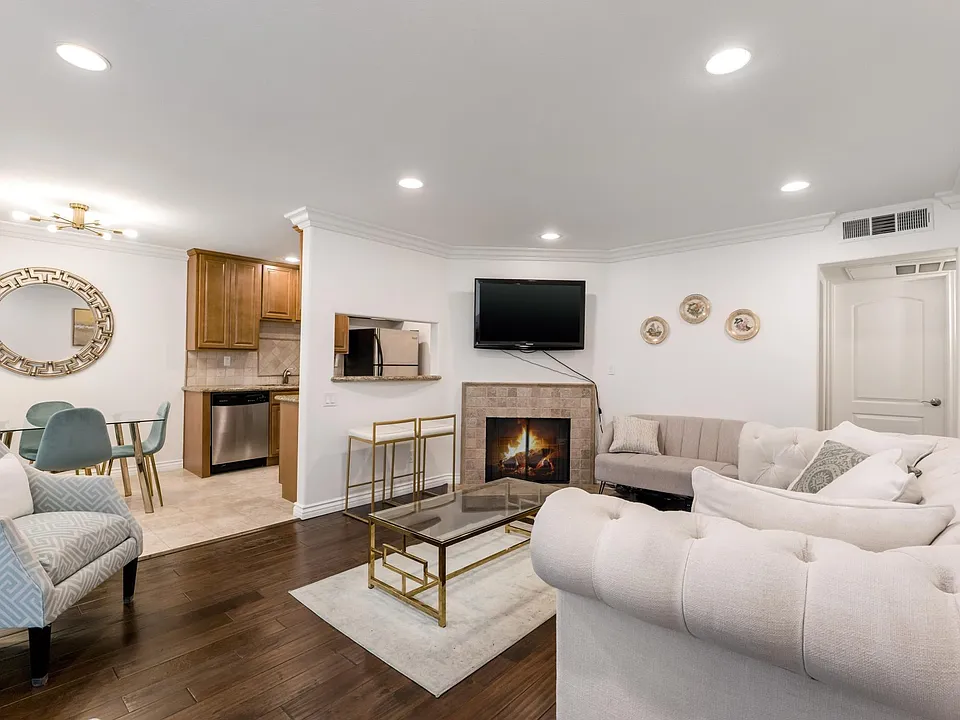 4466 Coldwater Canyon Ave #102