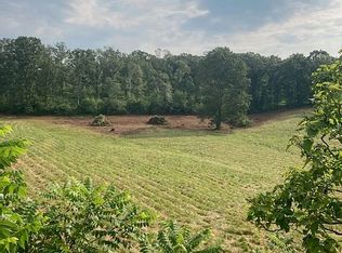 385 Dean Trl, Talking Rock, GA 30175