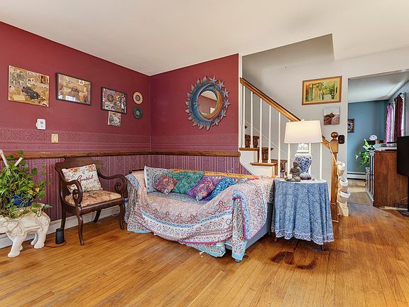 4th image of 109 Monroe Avenue